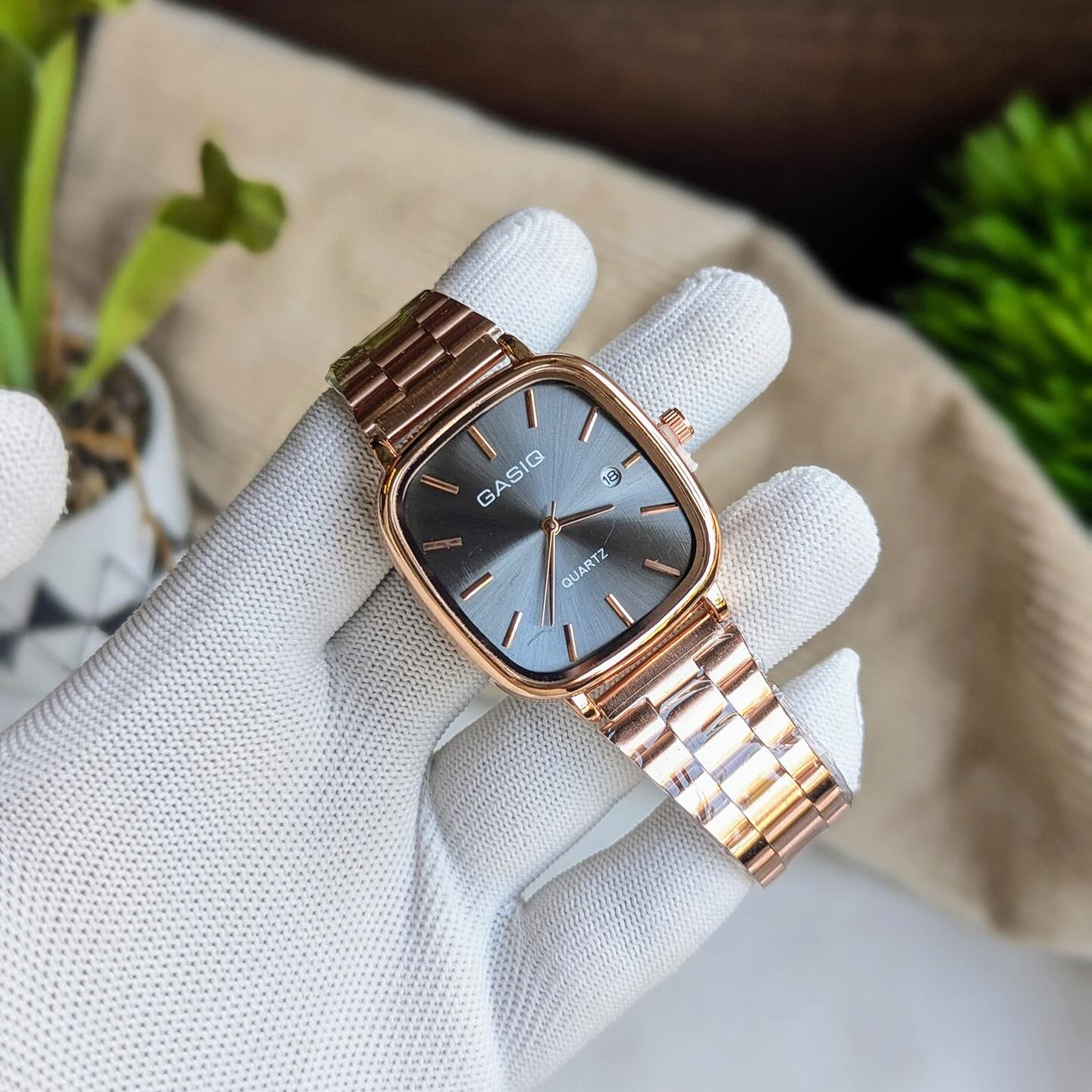 Cassiio Quartz Black Dial Rose Gold Watch – Sleek Modern Classic ChronoMist
