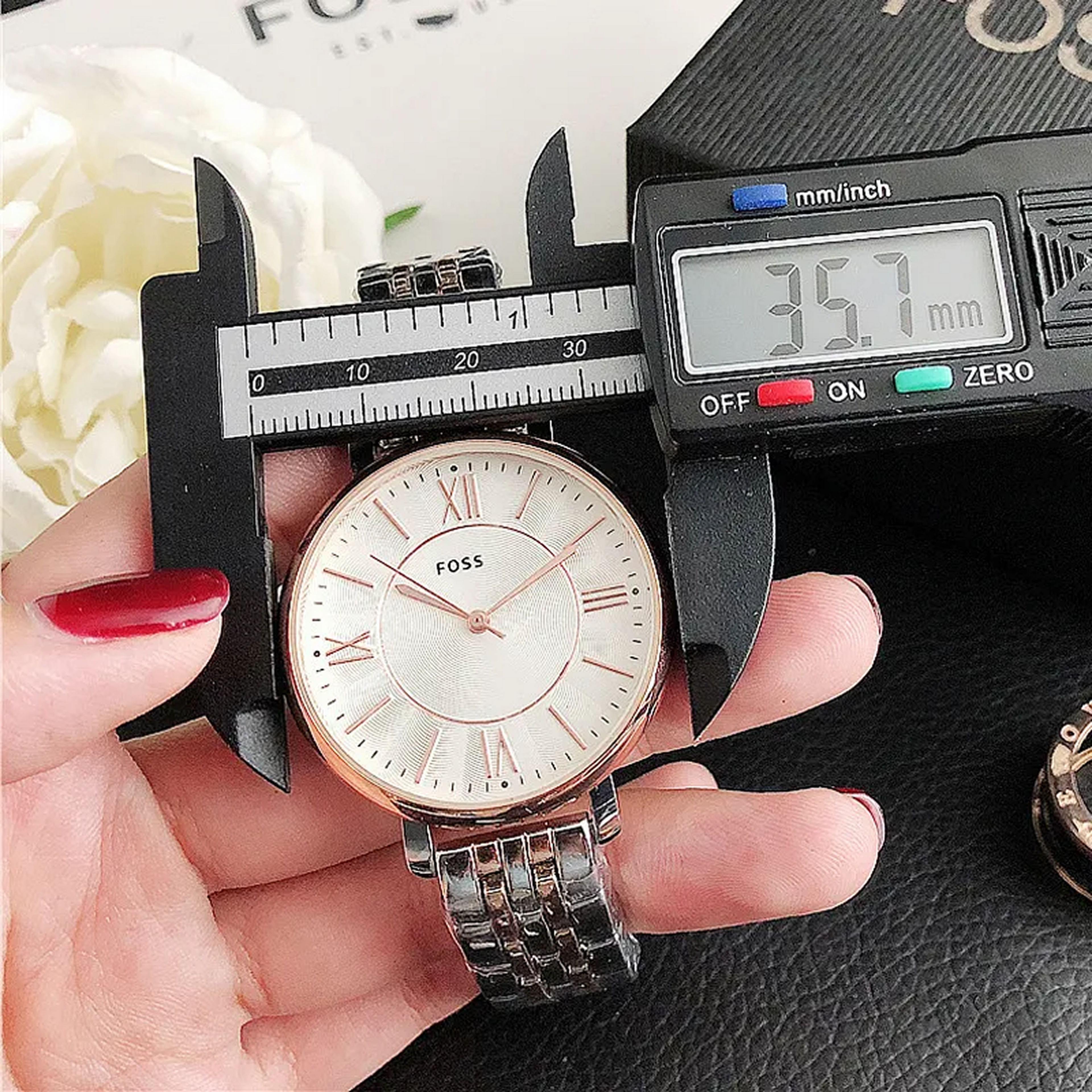 Foossiil Women White Analogue Watch ChronoMist