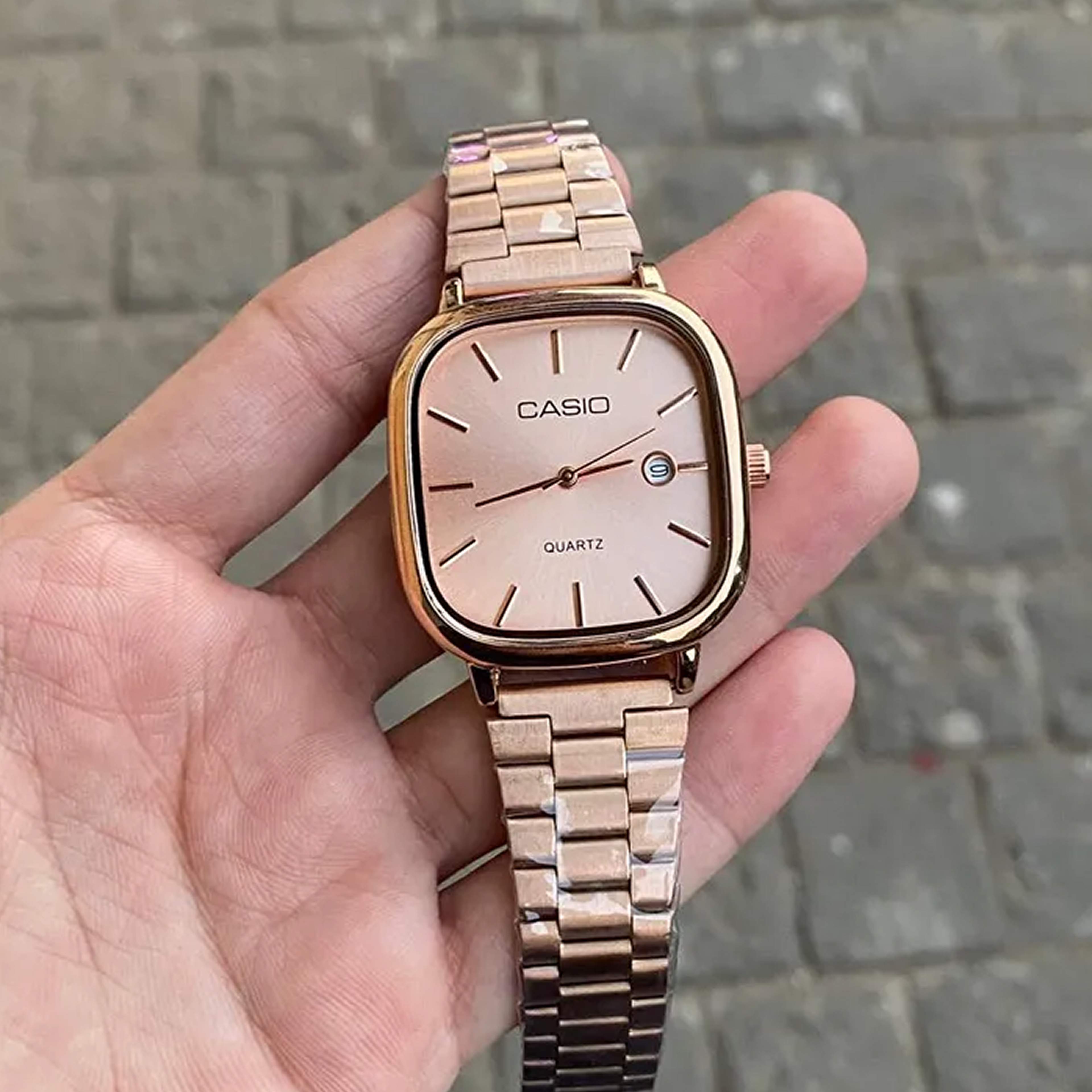 Cassiio Quartz Rose Gold Dial Square Watch – Classic Analog Design ChronoMist