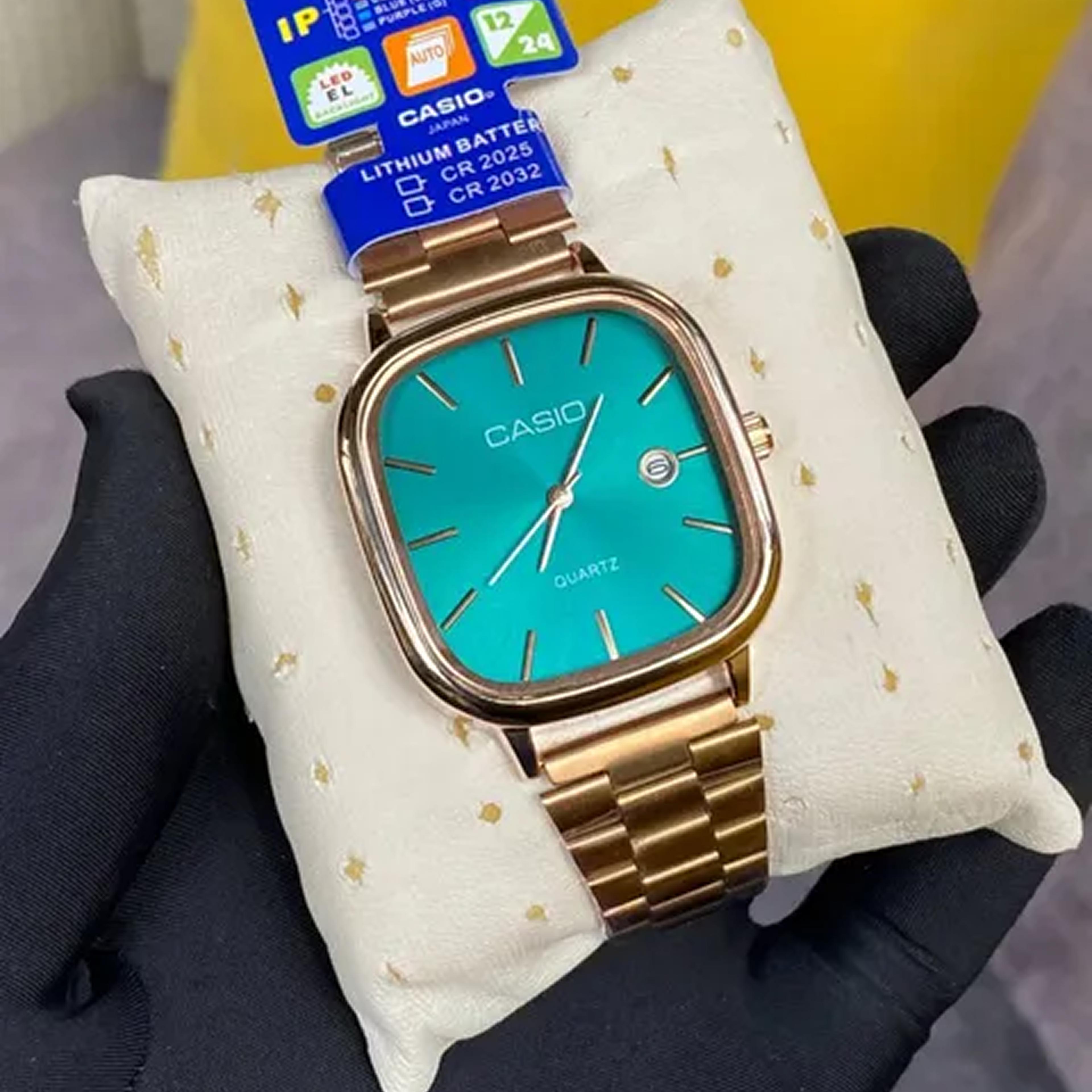 Cassiio Vintage-Inspired Green Dial Quartz Watch with Gold-Tone Bracelet ChronoMist