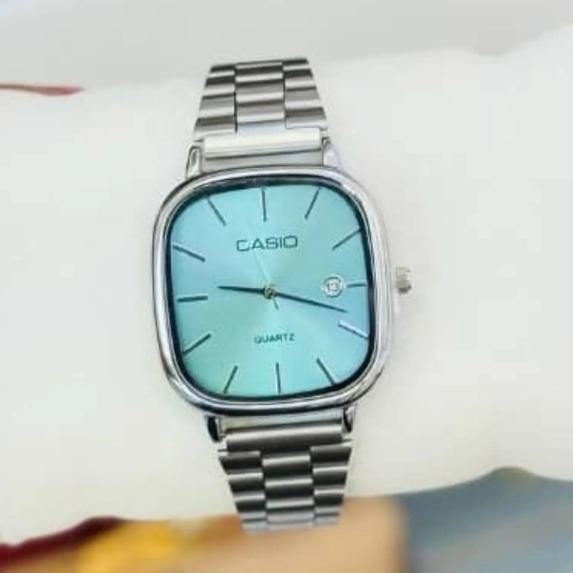 Cassio Quartz Watch Vintage Blue Silver ChronoMist