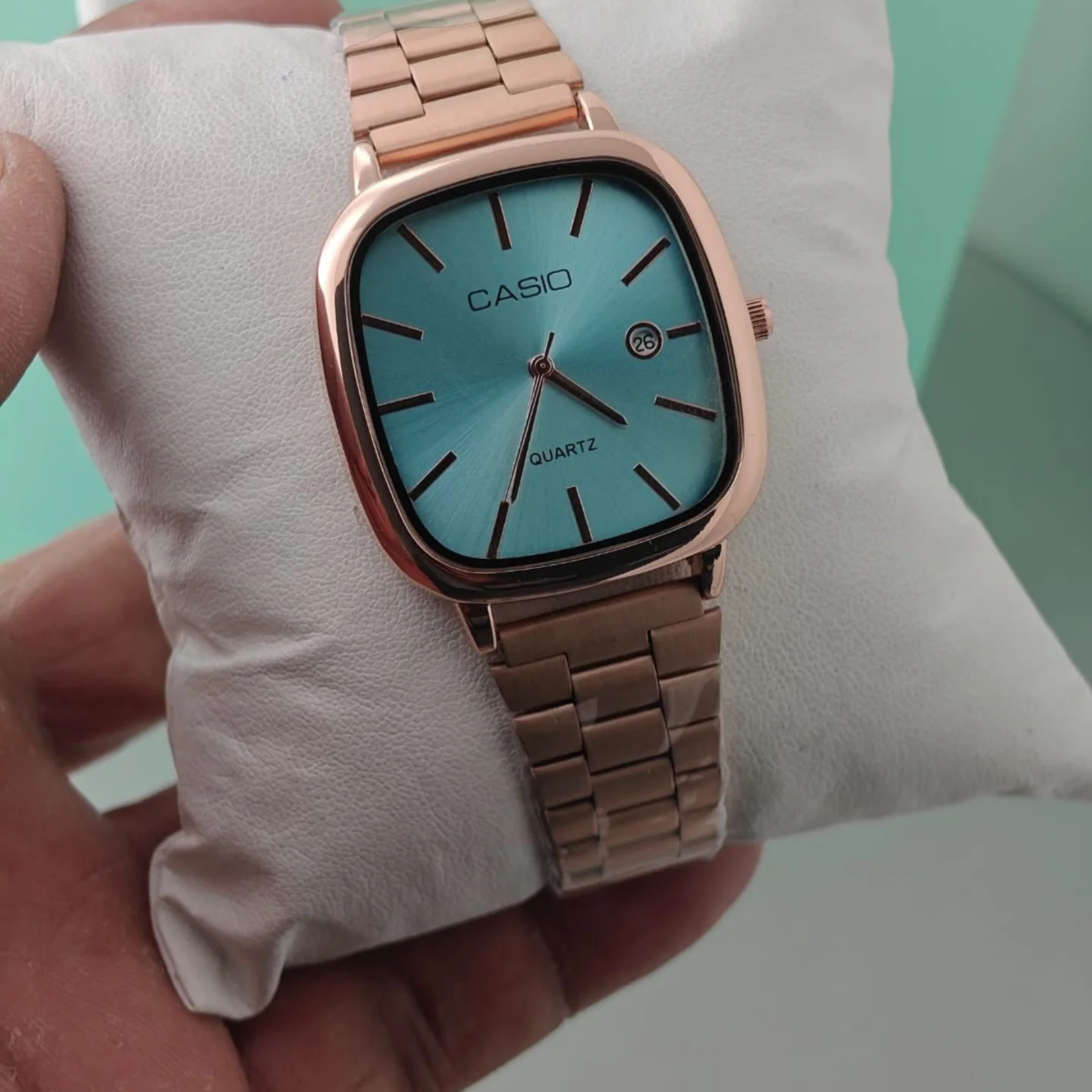 Cassiio Vintage-Inspired Green Dial Quartz Watch with Gold-Tone Bracelet ChronoMist