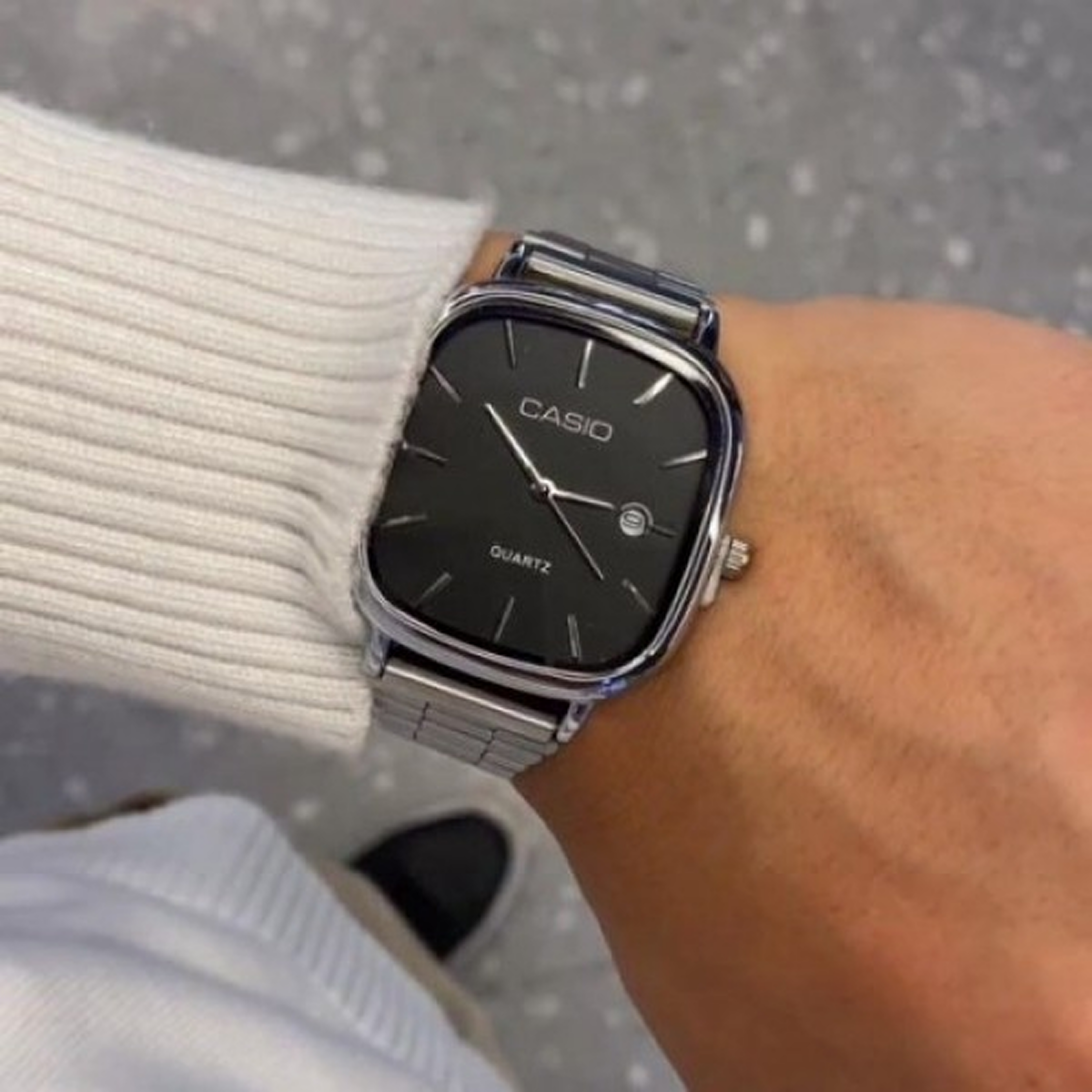 Cassio Quartz Watch Vintage Black Silver ChronoMist